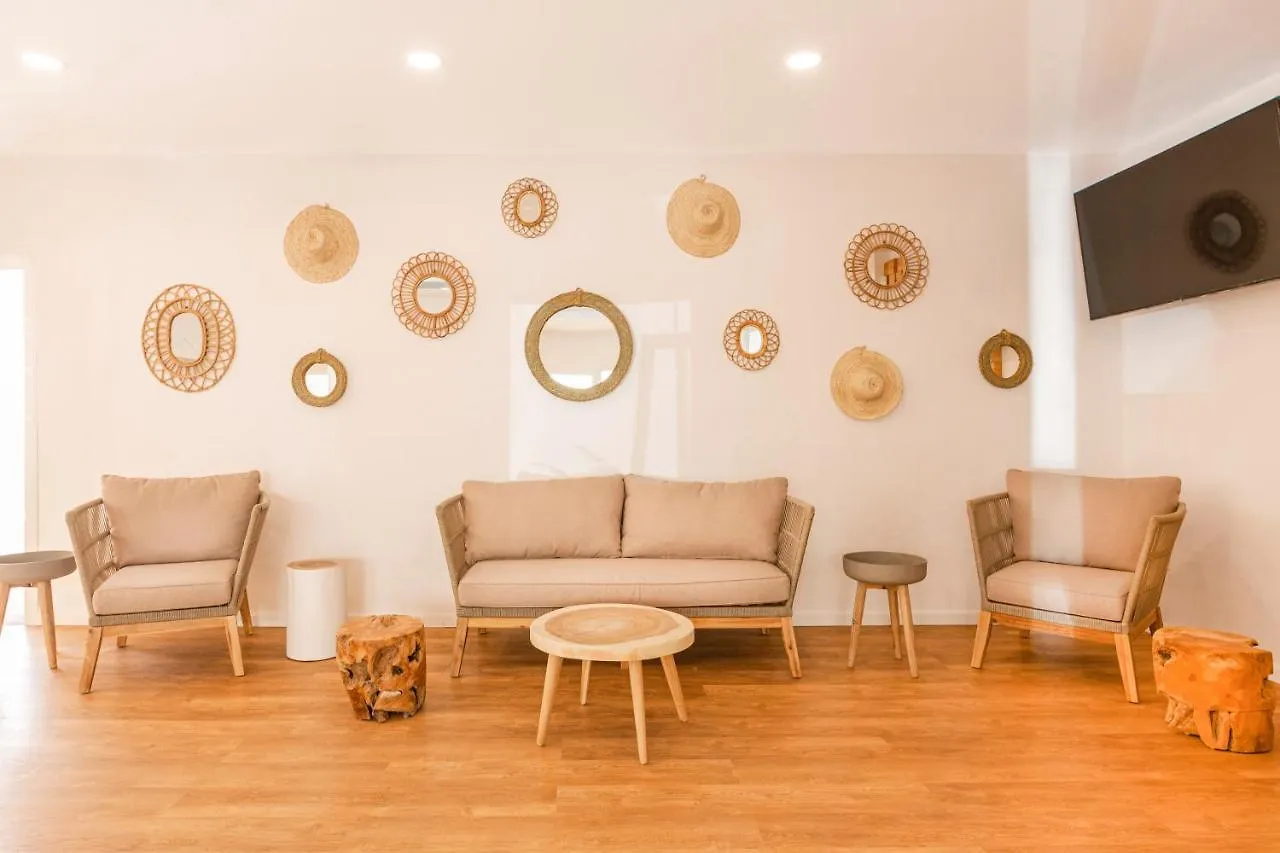 Apartamentos Los Arcos サンタ・エウラリア・デス・リウ