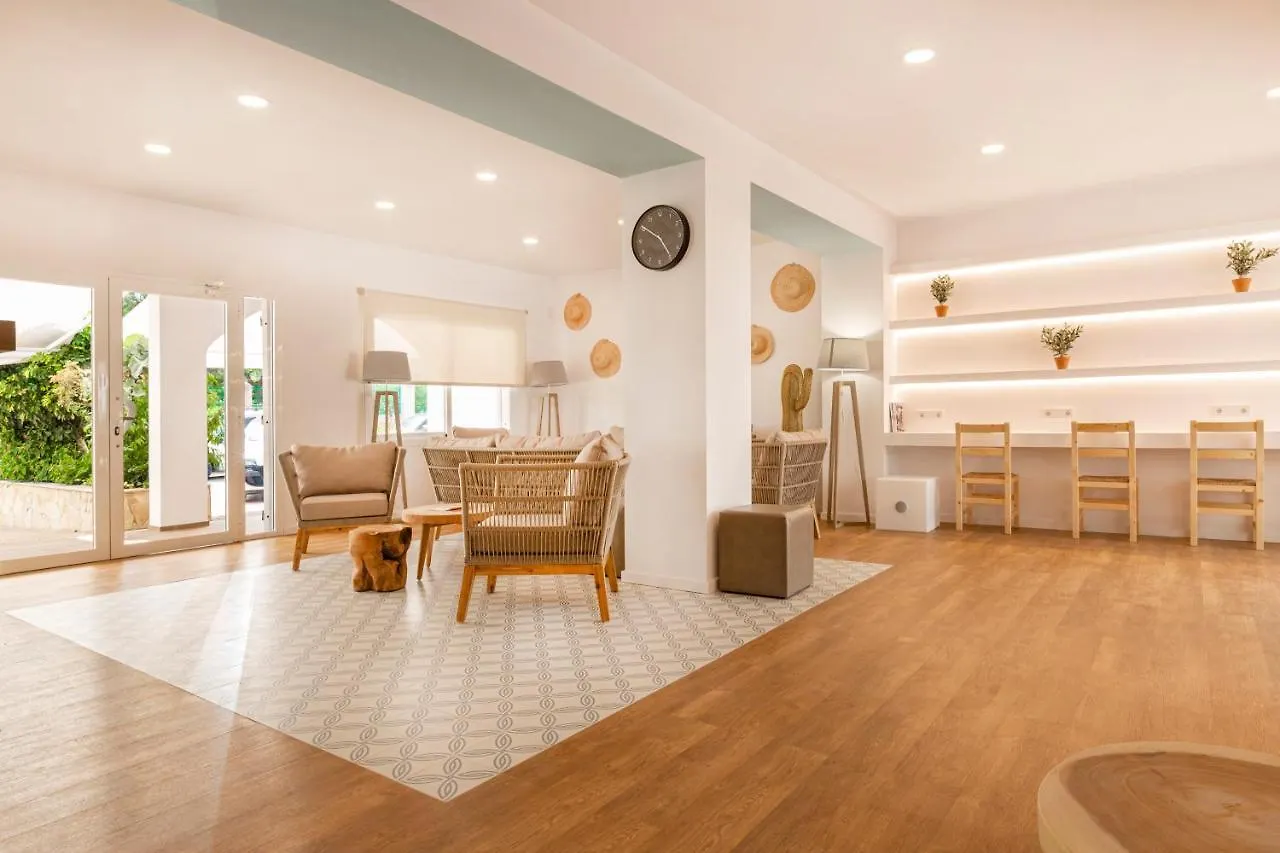 Apartamentos Los Arcos サンタ・エウラリア・デス・リウ アパート