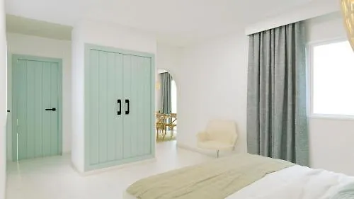 Apartamentos Los Arcos サンタ・エウラリア・デス・リウ アパート