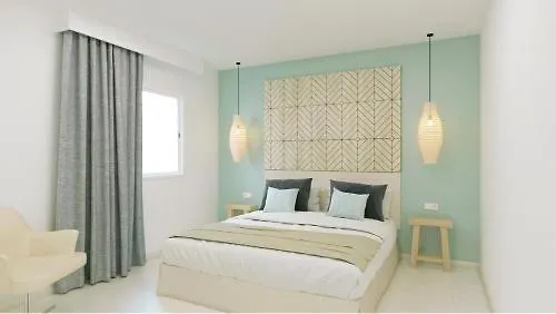 Apartamentos Los Arcos サンタ・エウラリア・デス・リウ アパート